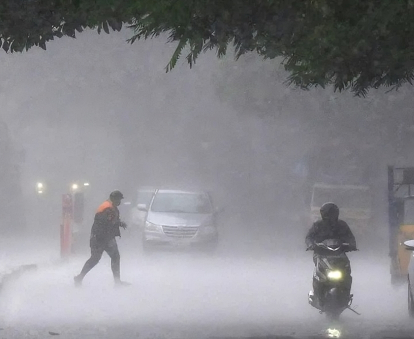 నాలుగు జిల్లాలకు RED ALERT