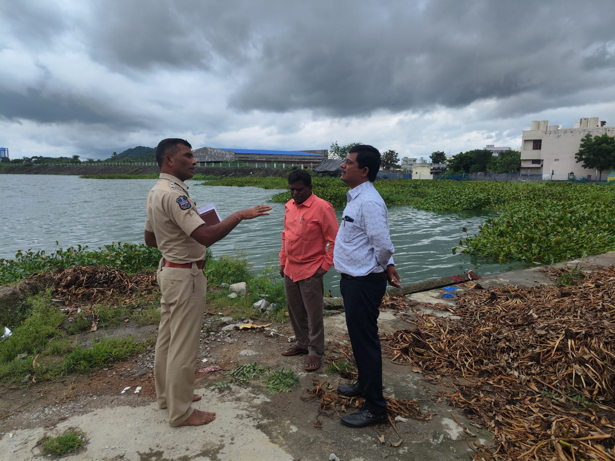 గణపతి నిమజ్జన ఏర్పాట్లను పరిశీలించిన సీఐ