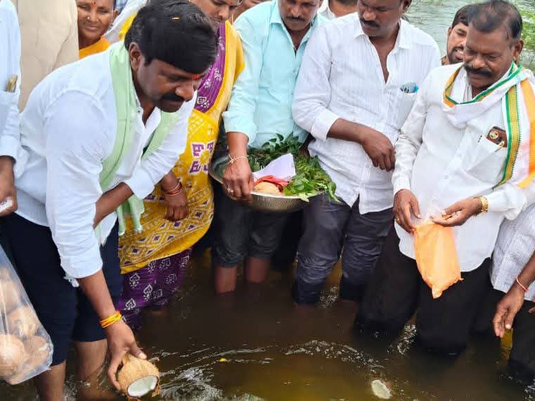 గంగమ్మకు పూజలు చేసిన ఎమ్మెల్యే