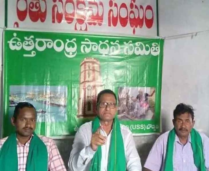 ‘రైతులకు ఎరువులు సకాలంలో అందించాలి’