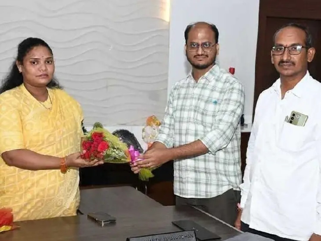 కార్పొరేషన్ డీఈలు బాధ్యతల స్వీకరణ