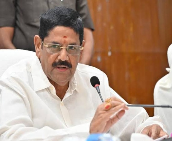 రైతులకు ఇబ్బంది లేకుండా నీటిని నిల్వ చేశాం: మంత్రి
