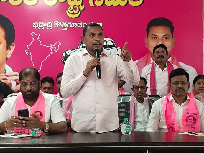 BRS పార్టీ సన్నాహక సమావేశంలో పాల్గొన్న మాజీ ఎమ్మెల్యే