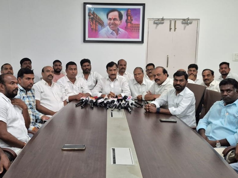భారీ వర్షాలు పడుతుంటే.. ప్రభుత్వం మొద్దు నిద్ర