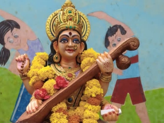 అల్లాడ పాఠశాలలో సరస్వతి దేవి విగ్రహ ప్రతిష్ట