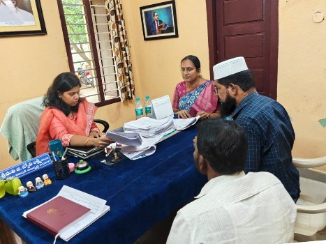 దరఖాస్తుల ప్రక్రియను వేగవంతం చేయాలి: కలెక్టర్
