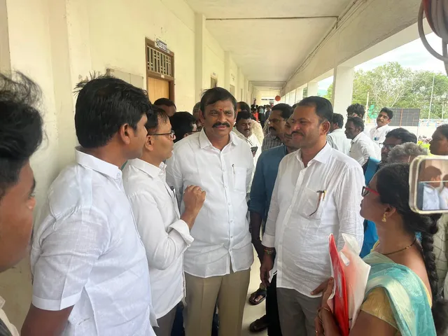 సర్టిఫికెట్ వెరిఫికేషన్‌ను పరిశీలించిన ఎమ్మెల్సీ