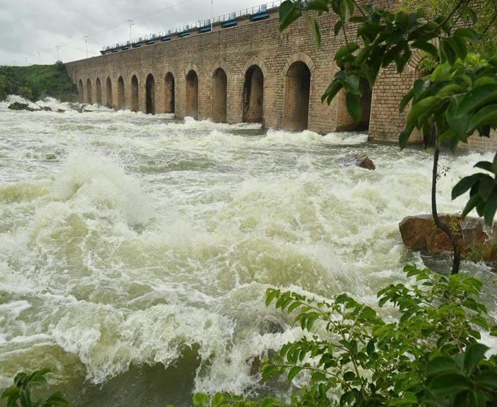 HYD జంట జలాశయాలకు పెరిగిన వరద