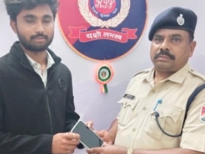 పోగొట్టుకున్న సామాగ్రి అందజేత