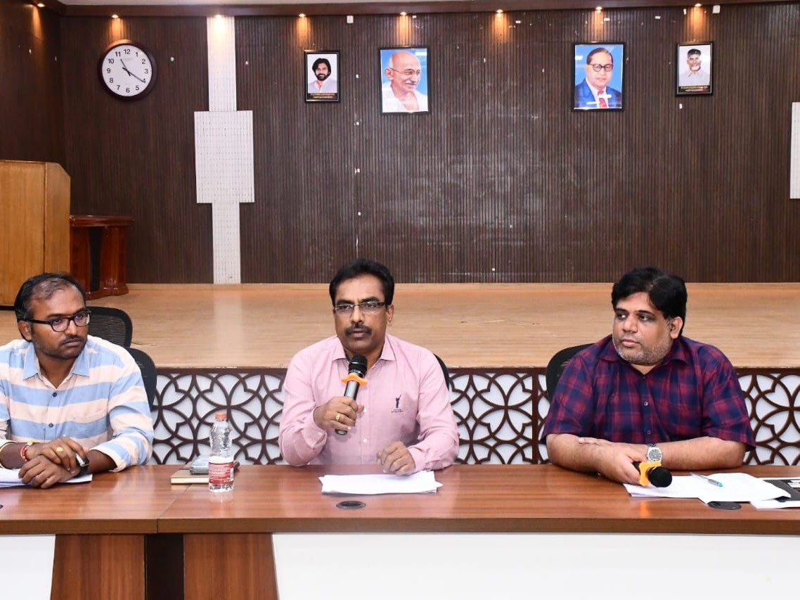 ‘ఐజీఆర్‌ఎస్ దరఖాస్తులను త్వరితగతిన పరిశీలించాలి’