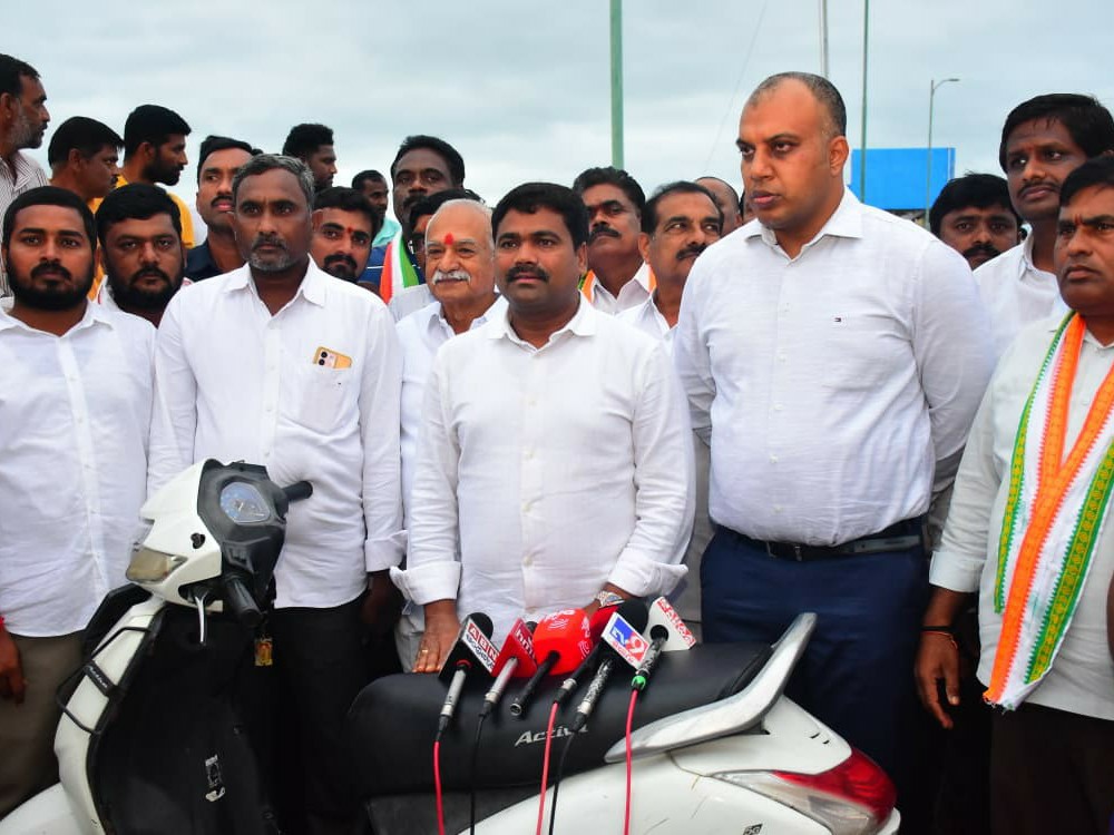 మధ్య మానేరు జలాశయాన్ని సందర్శించిన ఎమ్మెల్యే