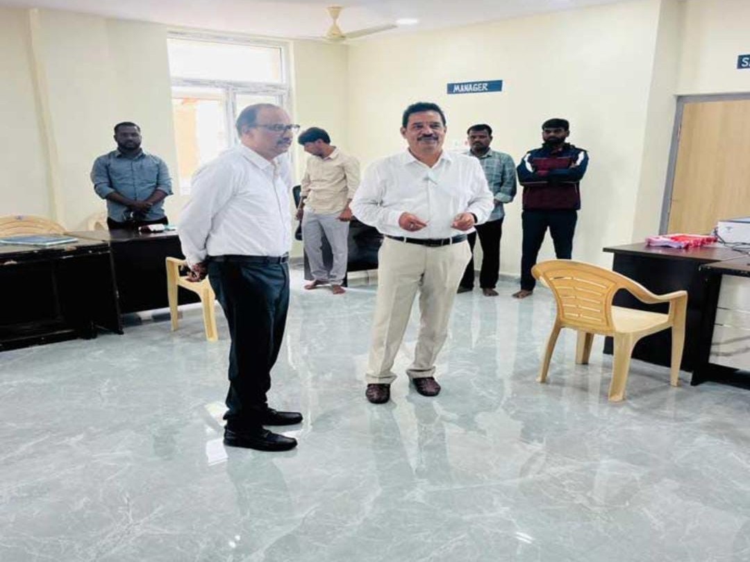 మున్సిపల్ కార్యాలయం ఆకస్మిక తనిఖీ