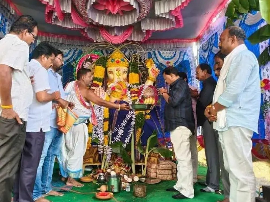 గణనాథుడికి గూడూరు ఎమ్మెల్యే పూజలు