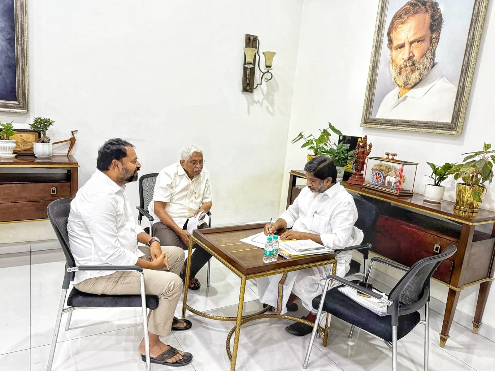 నిరుద్యోగుల సమస్యలపై Dy.CM కలిసిన అద్దంకి