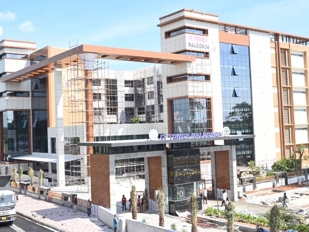 ఐటీ టవర్‌లో ఉచిత కోచింగ్