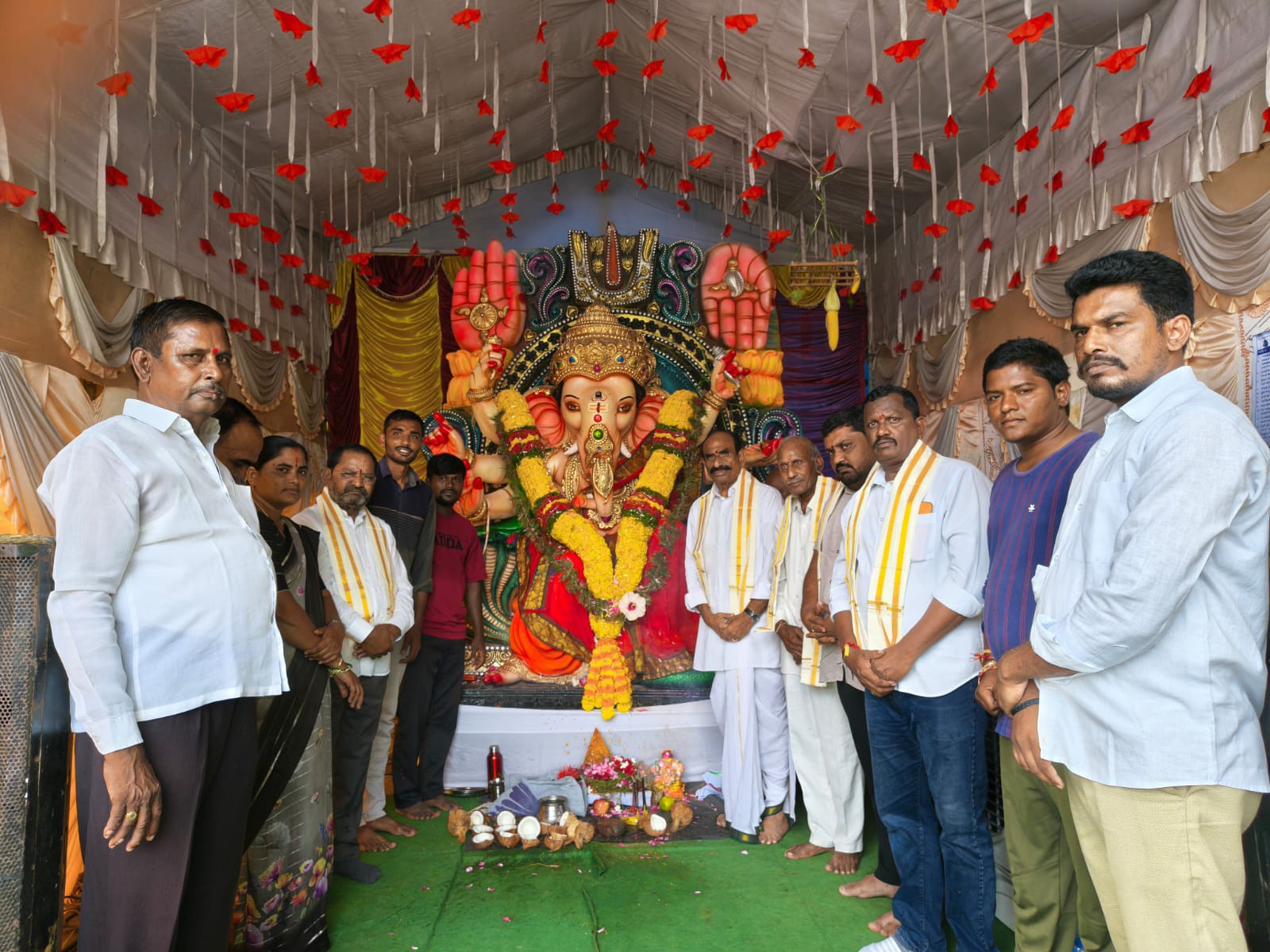 ప్రత్యేక పూజలో  పాల్గొన్న ఎమ్మెల్యే
