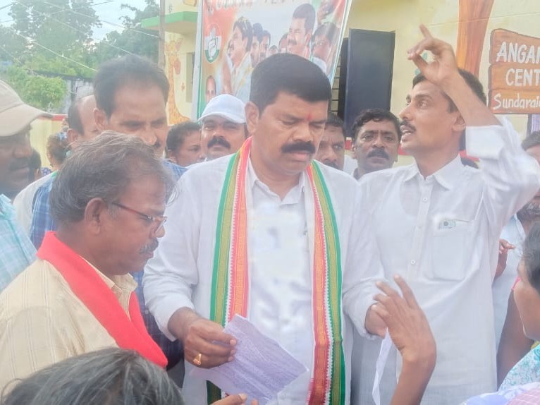 సీపీఎం ఆధ్వర్యంలో ఎమ్మెల్యే‌కు వినతిపత్రం