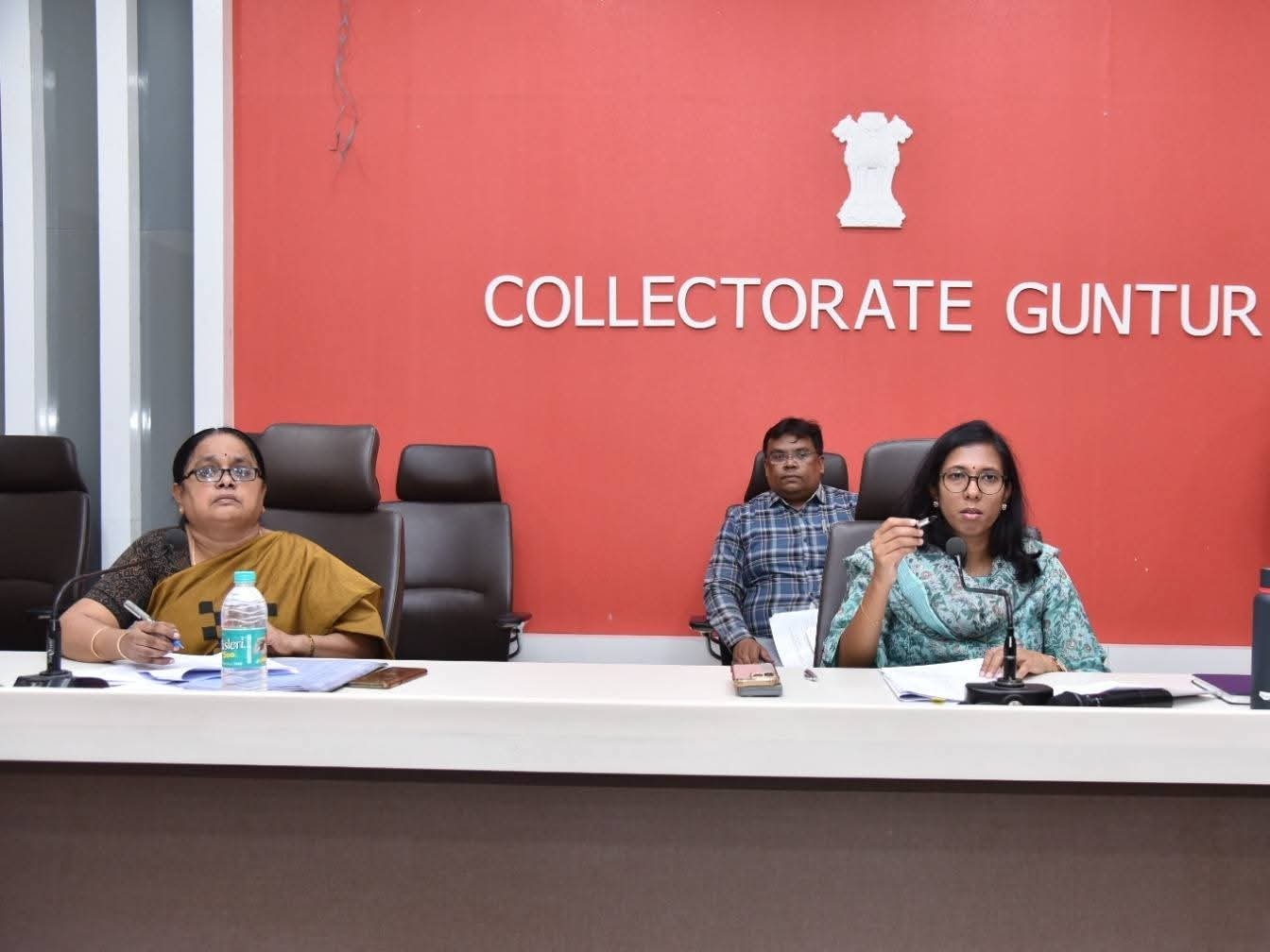 ‘రోగులకు నగదు రహిత వైద్య సేవలు అందించాలి’