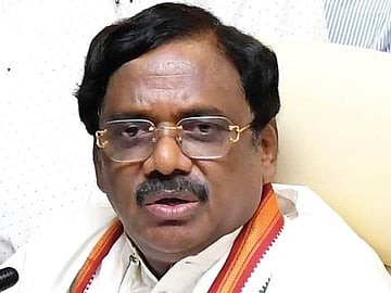 ప్రజలను సురక్షిత ప్రాంతాలకు తరలించాలి: మంత్రి