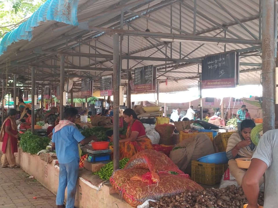 గన్నవరం రైతు బజార్‌లో కూరగాయల ధరలు