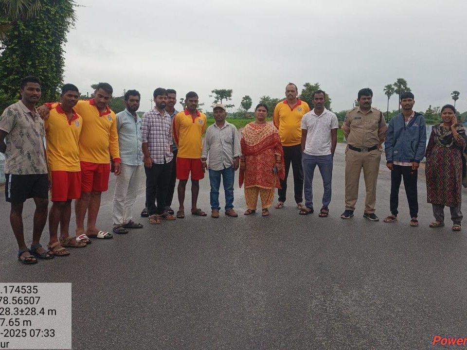 గ్రామాల్లోని అధికారులు