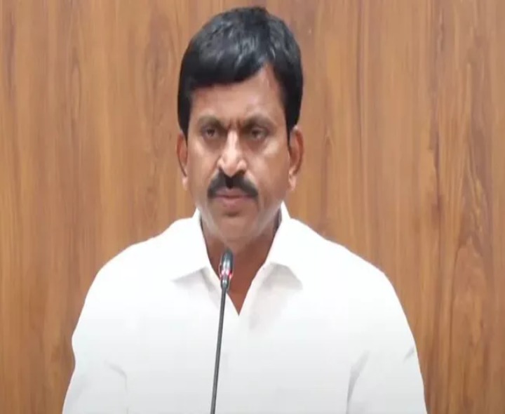 అధికారులు అప్రమత్తంగా ఉండాలి: పొంగులేటి