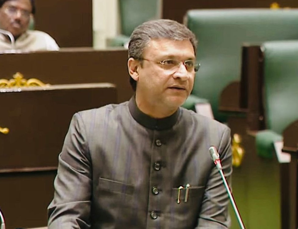 దొంగలకు ఎలా శిక్ష వేస్తారో చెప్పాలి?: MIM