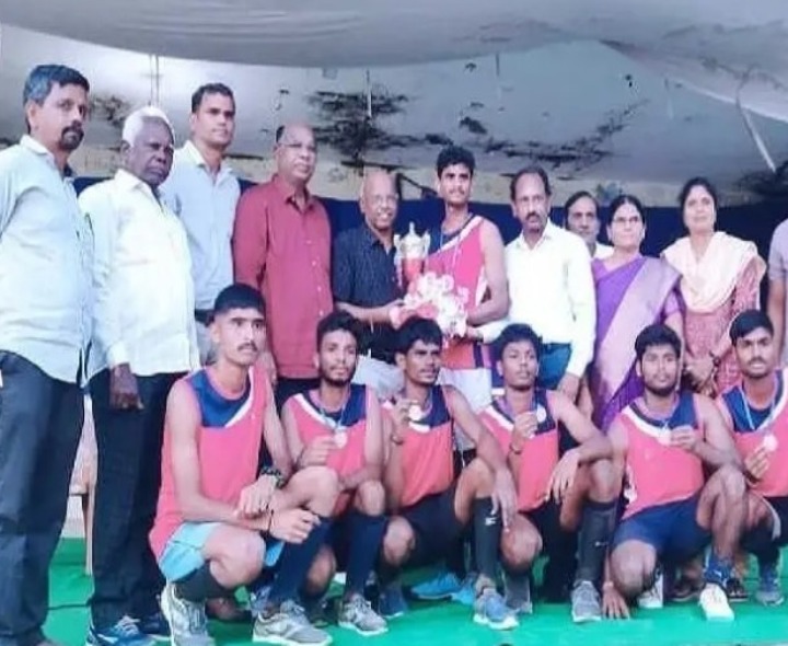 తూంపల్లి జట్టుకు హాకీ ఛాంపియన్‌షిప్