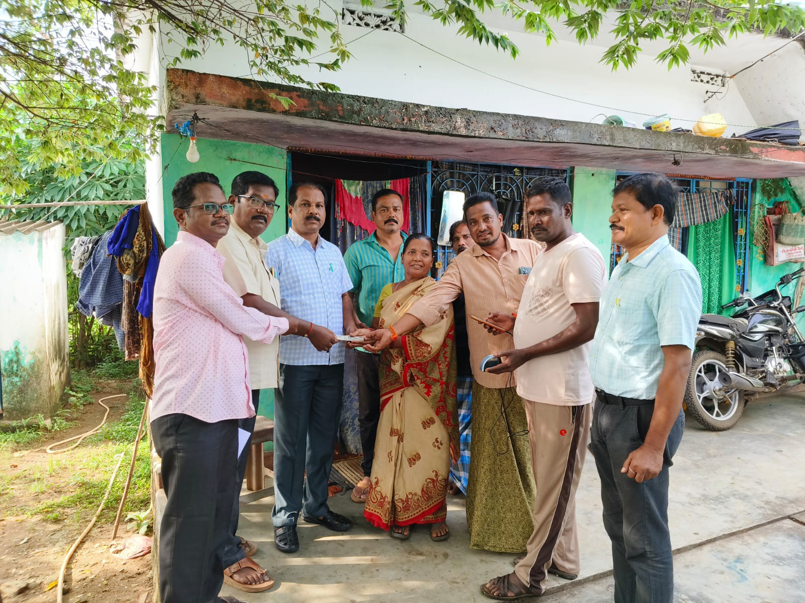 అర్హులైన ప్రతి ఒక్కరికి పెన్షన్లు