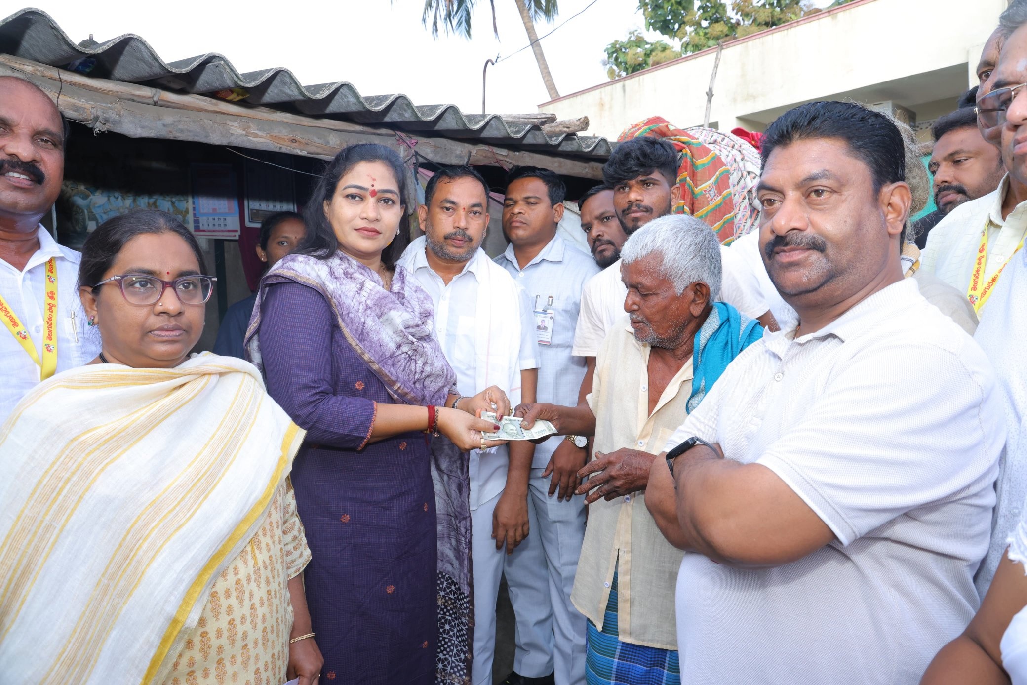 పింఛన్లు పంపిణీ చేసిన మంత్రి అనిత