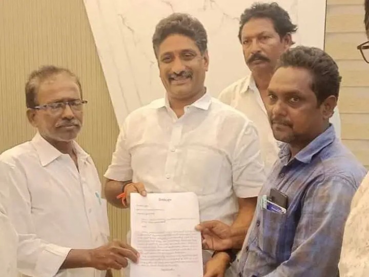 ఎమ్మెల్యే కు వినతి పత్రం అందజేత