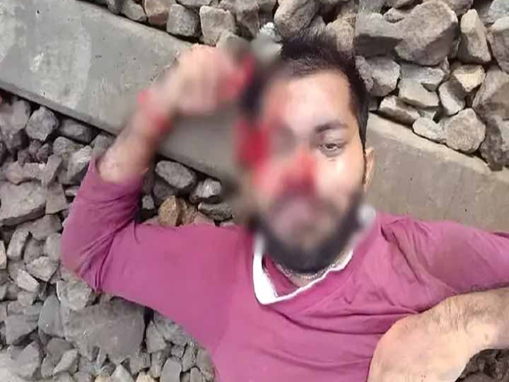 రైలు కింద పడి సాఫ్ట్ వేర్ ఉద్యోగి ఆత్మహత్య