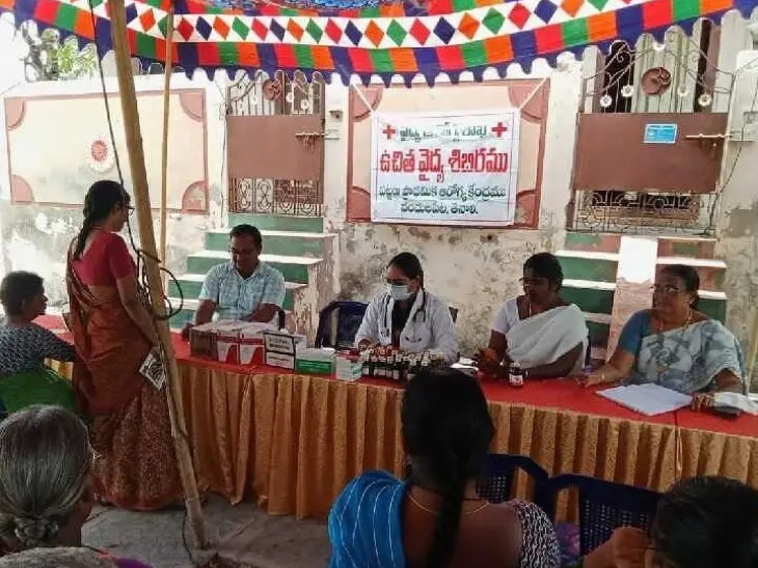 తెనాలి బీసీ కాలనీలో వైద్య శిబిరం