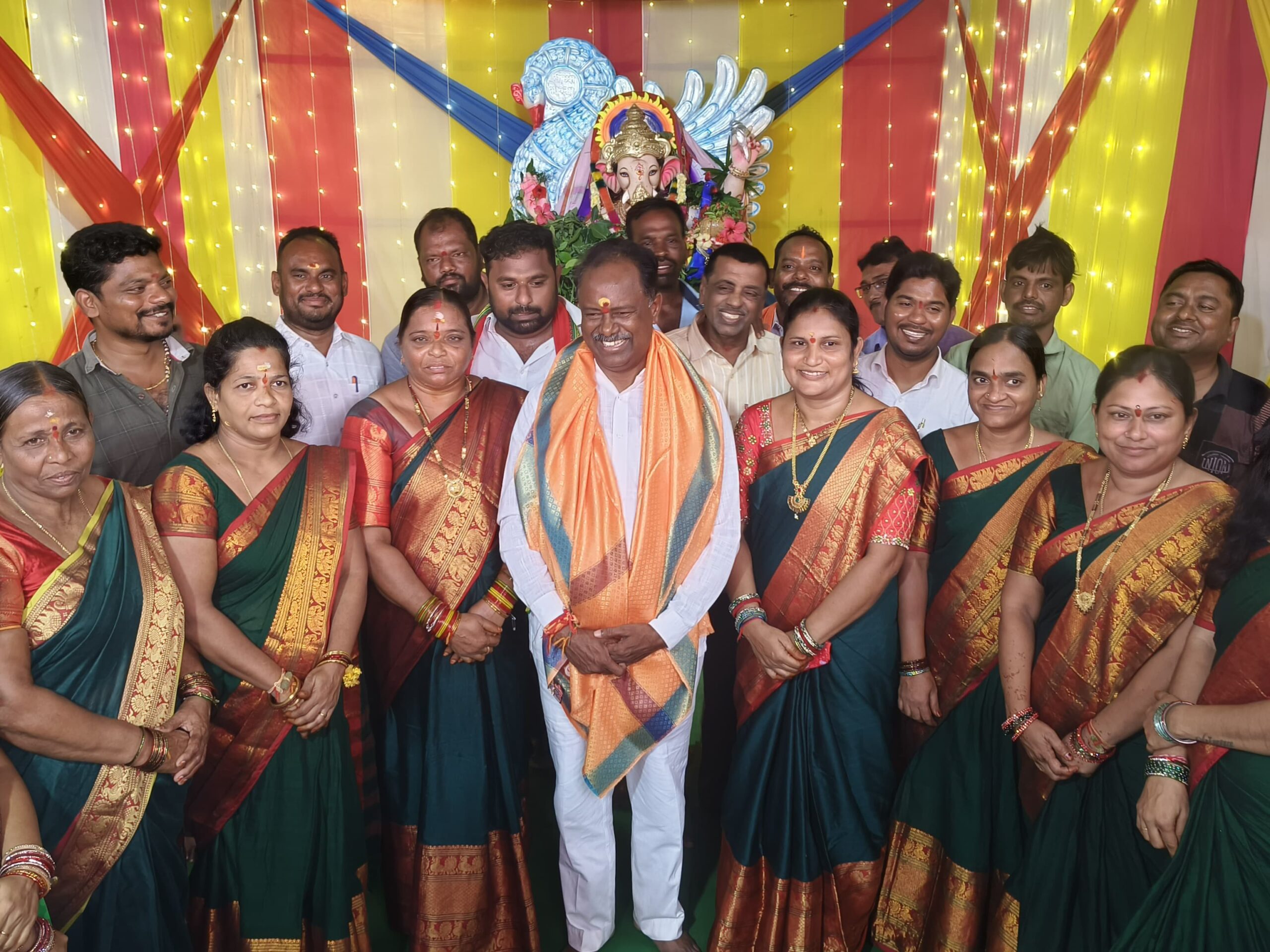 గణనాథుడి ఆశీస్సులు ప్రజలందరి పై ఉండాలి: MLA గండ్ర