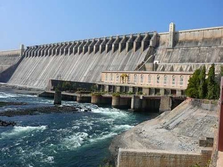 సాగర్ క్రస్ట్‌ గేట్ల నుంచి నీటి లీకేజీ