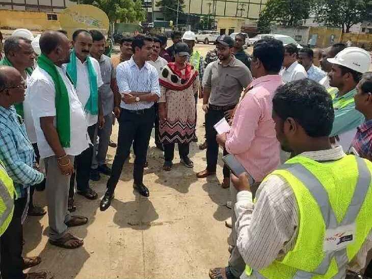 మిర్చి మార్కెట్ పనులను పరిశీలించిన కలెక్టర్