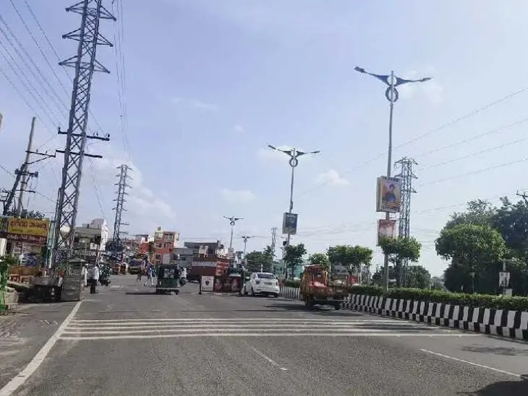 మంగళగిరిలో స్పీడ్ బ్రేకర్‌లకు మరమ్మతులు