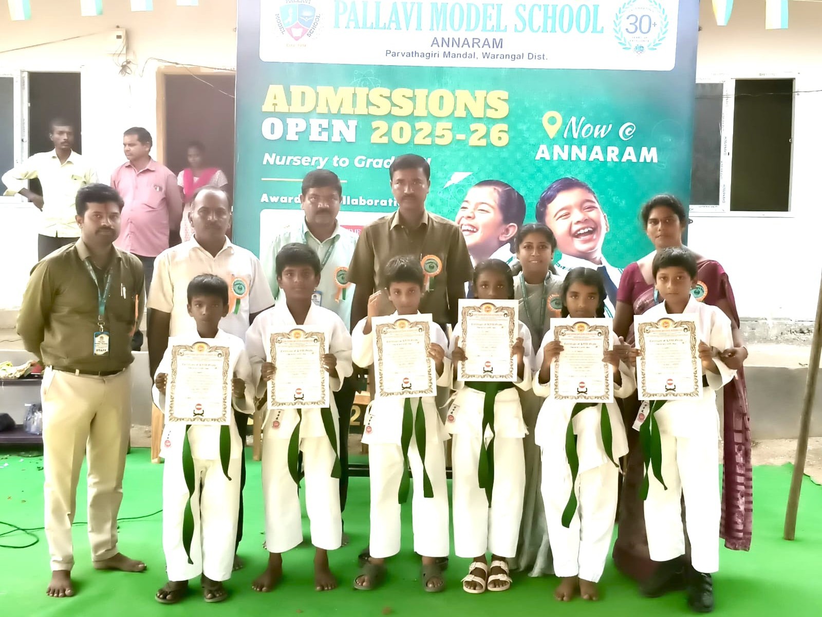 జాతీయ స్థాయి కరాటేలో మెరిసిన విద్యార్థులు