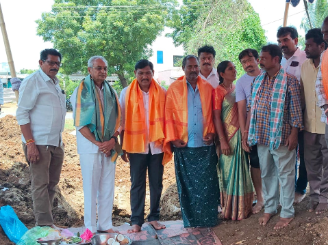 ‘ప్రతి ఒక్క పేదవారికి ఇందిరమ్మ ఇళ్లు కట్టే విధంగా చేస్తాం’