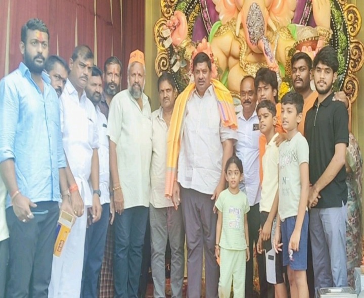 పలు వినాయక మండపాలను దర్శించుకున్న వెలిచాల