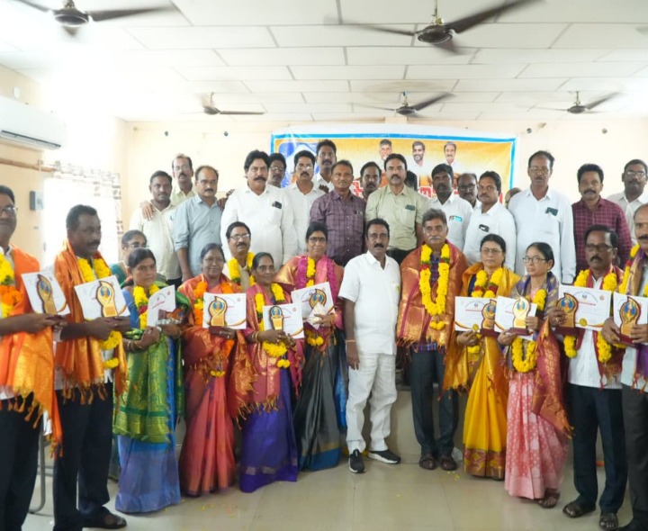 సృష్టిలో గురువు స్థానమే అత్యున్నతం: ఎమ్మెల్యే కావ్య