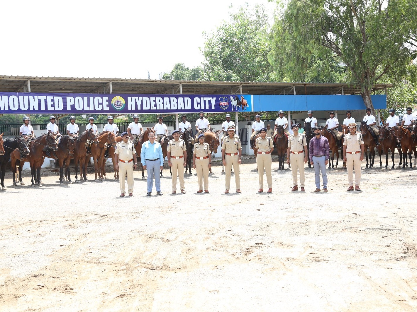 HYD సిటీ పోలీస్ మొట్టమొదటి ఉమెన్ మౌంటెడ్ యూనిట్