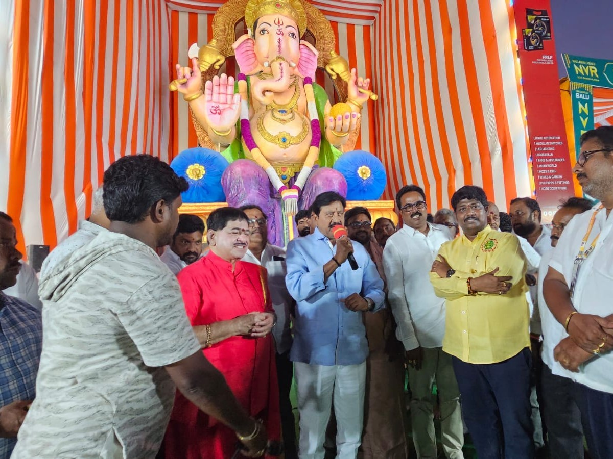 విజయవాడలో 72 అడుగుల వినాయకుడు