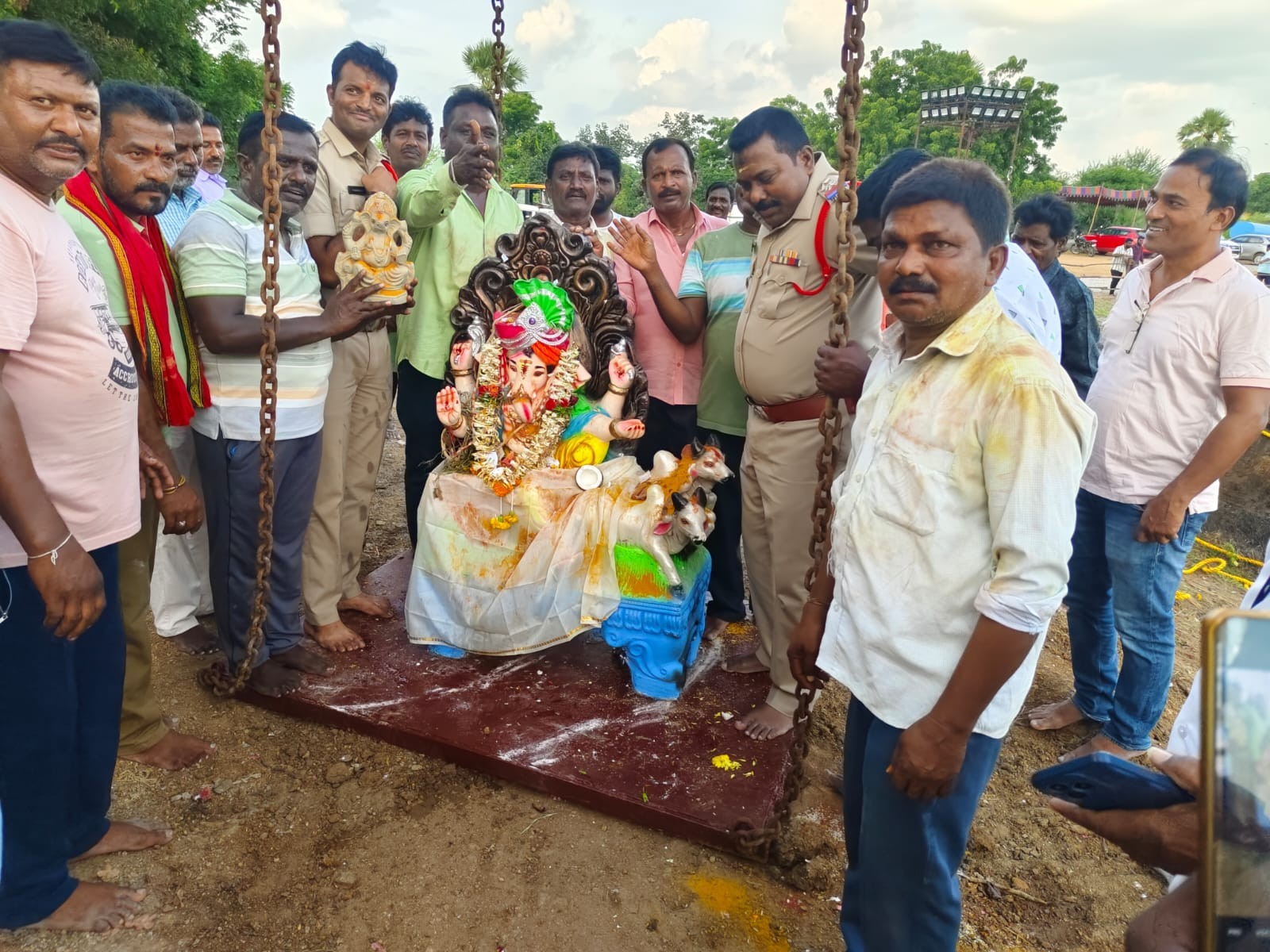 కొనసాగుతున్న వినాయక నిమజ్జనం..