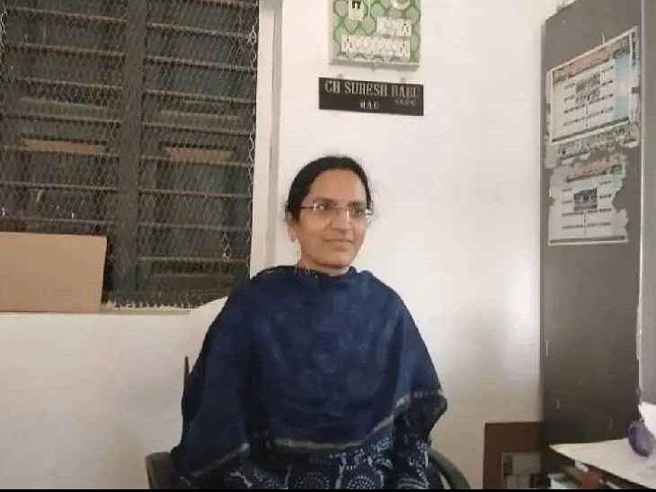 రైతులకు అందుబాటులో యూరియా: ఏవో