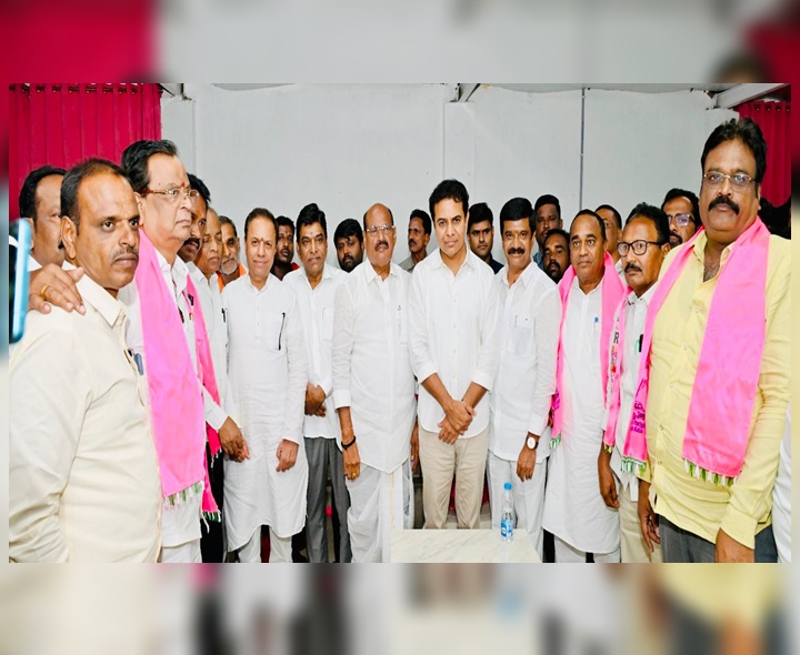 కాంగ్రెస్ ప్రభుత్వం క్షమాపణలు చెప్పాలి: KTR