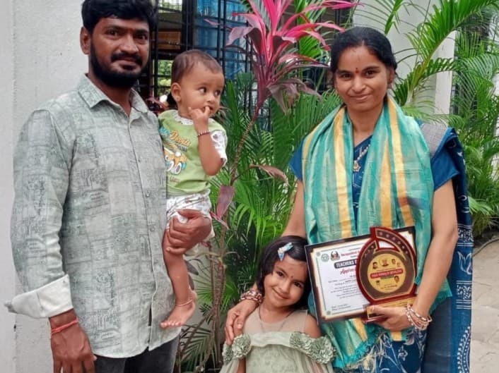 విధుల్లో చేరి 10 నెలలకే డివిజన్ స్థాయి ఉత్తమ అవార్డు