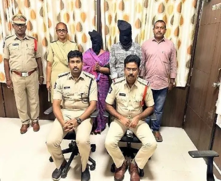 ‘నకిలీ పత్రాలతో ఆస్తి విక్రయాలు.. తల్లి, కొడుకు అరెస్ట్’