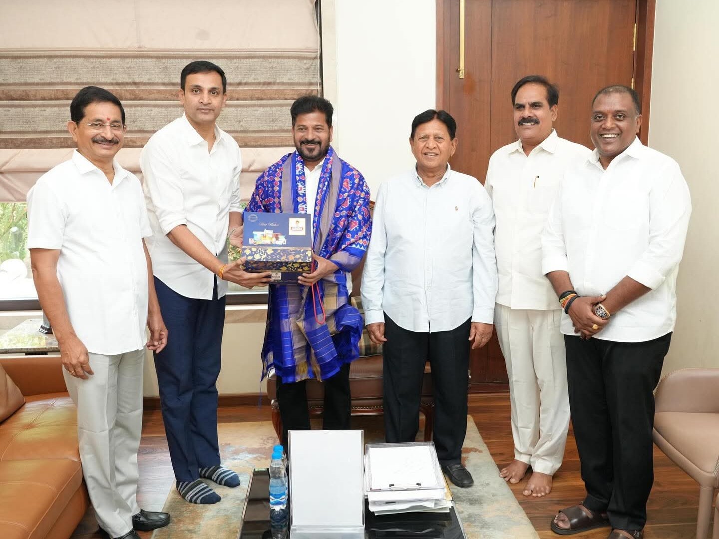 సీఎం రేవంత్‌ను కలిసిన విజయ డెయిరీ ఛైర్మన్