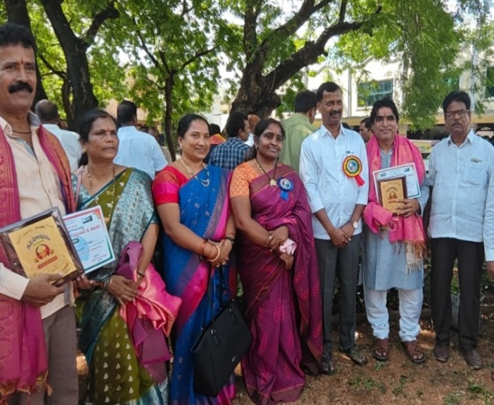 మండలం నుండి అవార్డులు అందుకున్నది వీరే